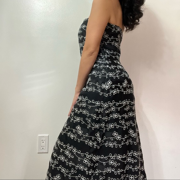 black white floral eyelet embroidered gown size 12 - Picture 1 of 11